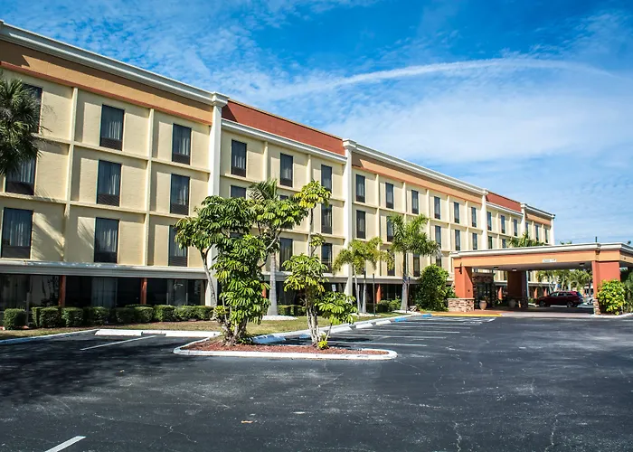 Comfort Inn & Suites St Pete - Clearwater International Airport